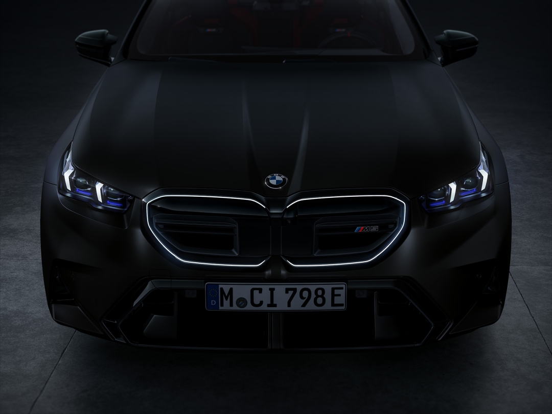 Тіпті қараңғыда да жаңылмай танылатын келбет.